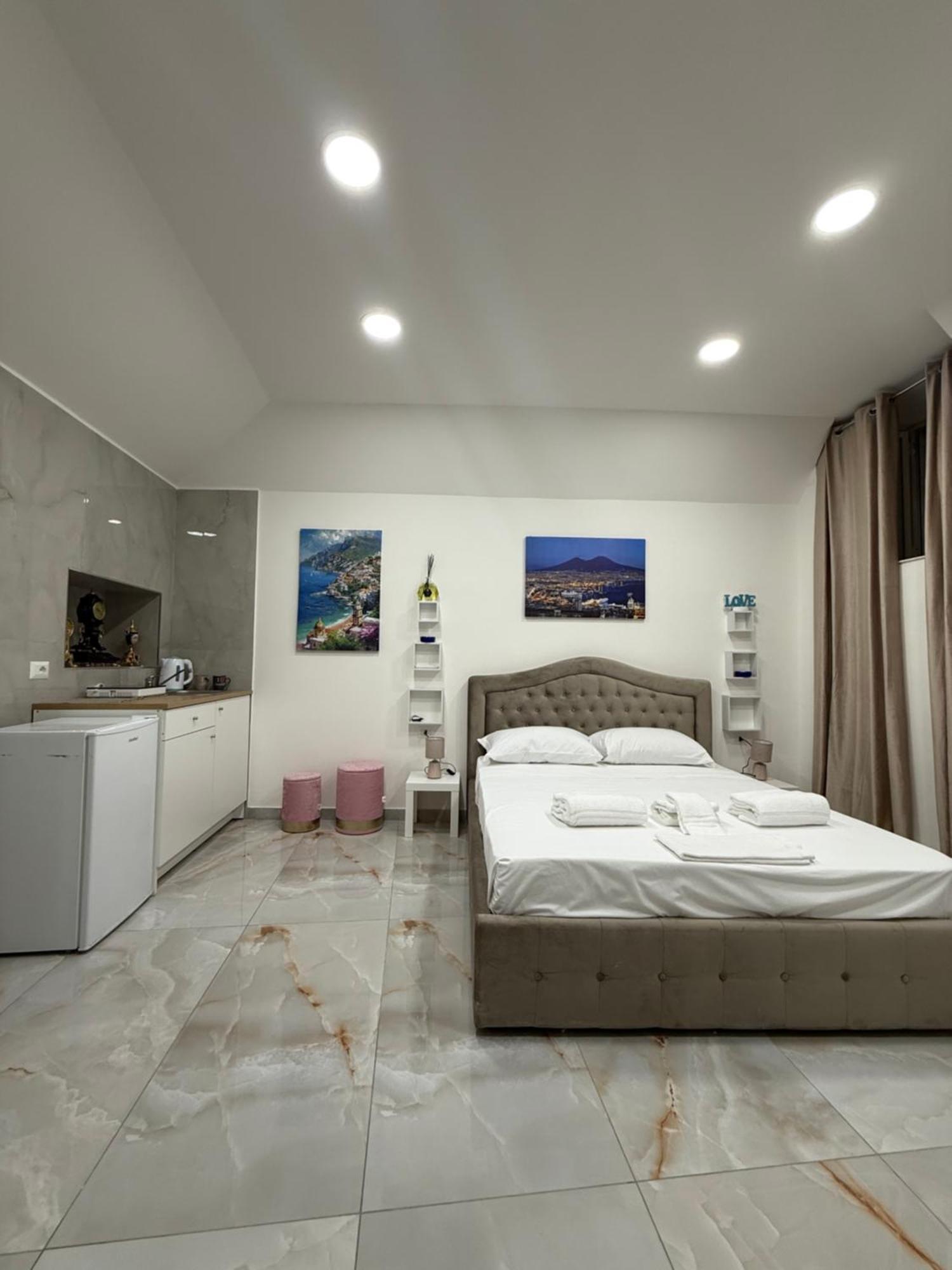 Caracciolo Suites 36 Neapel Exteriör bild